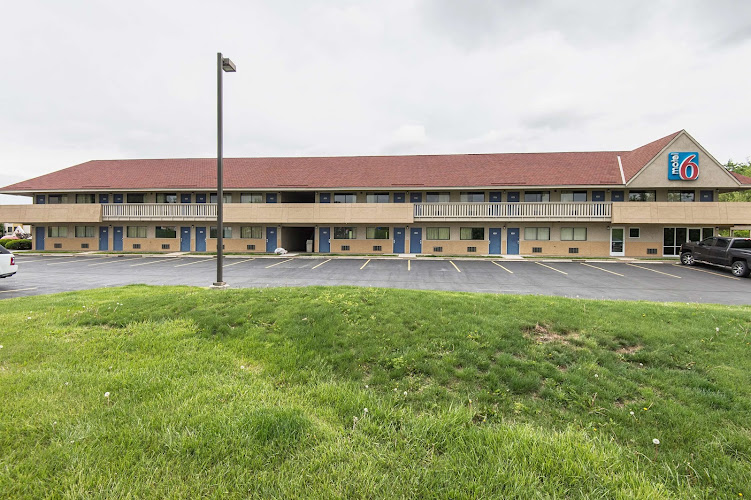 Motel 6 Overland Park, KS